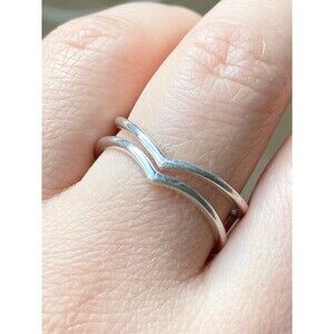 IBB925 sterling silver double v shape Ring size 9